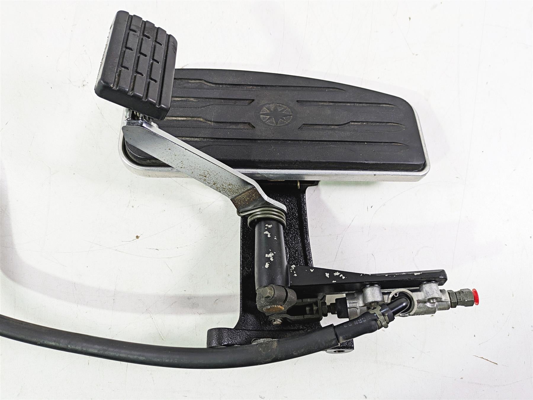 2004 Yamaha XVZ1300 Royal Star Right Floorboard & Brake Pedal Set 4XY-27420-10 {{ shop.shopifyCountryName }} - Mototech271