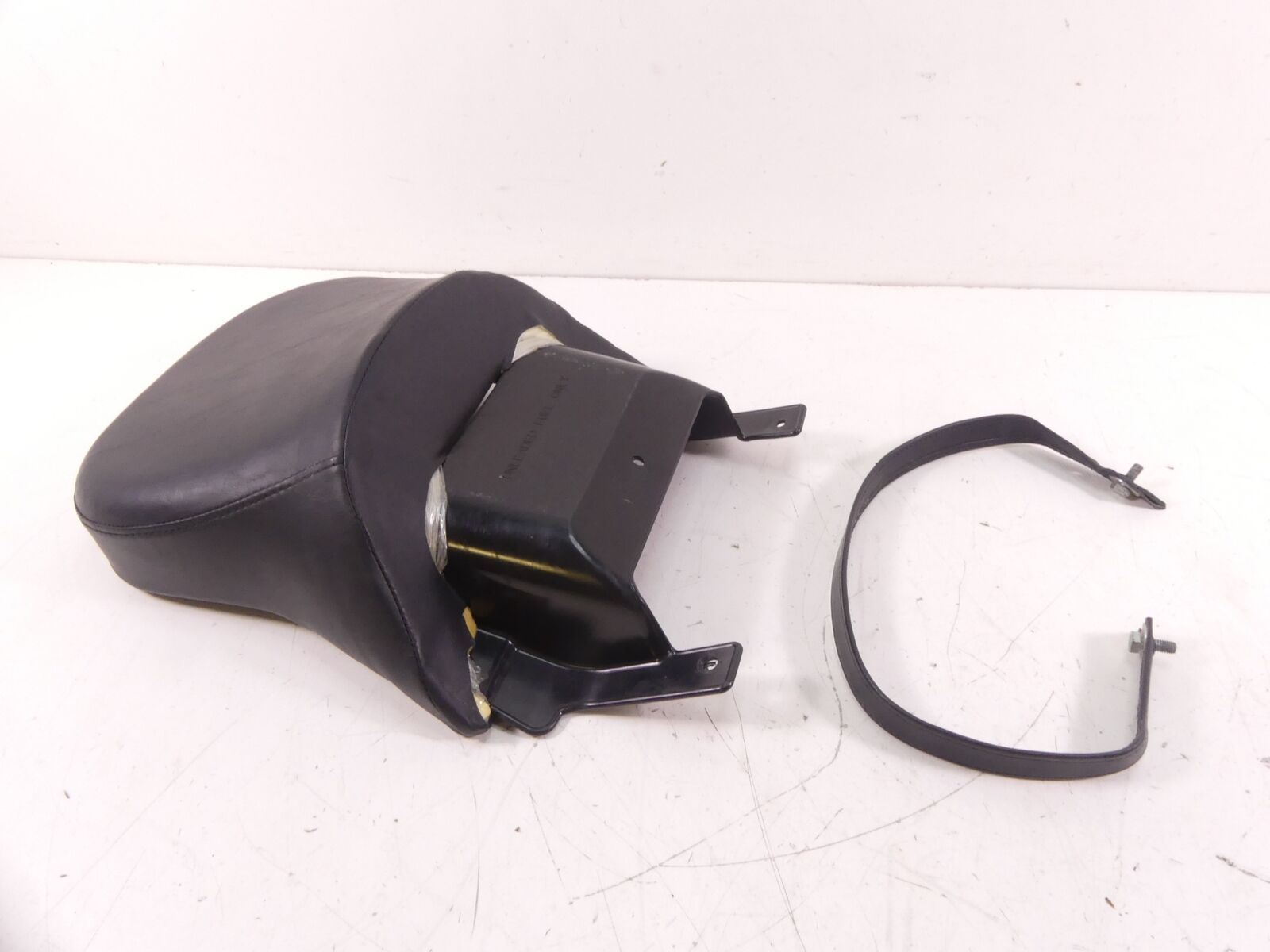 2009 Harley VRSCAW V-Rod Rear Passenger Seat Saddle - Nice 52387-07 | Mototech271