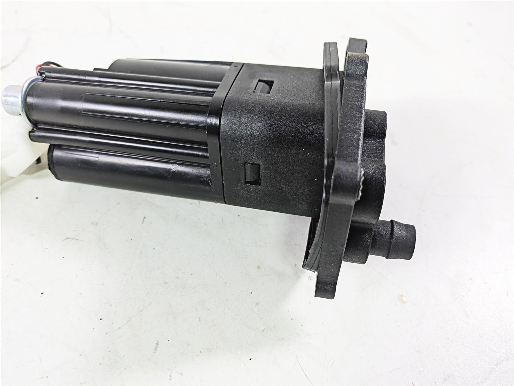 2018 Ducati Hypermotard 939 SP Fuel Gas Petrol Pump Tested 16024281A {{ shop.shopifyCountryName }} - Mototech271