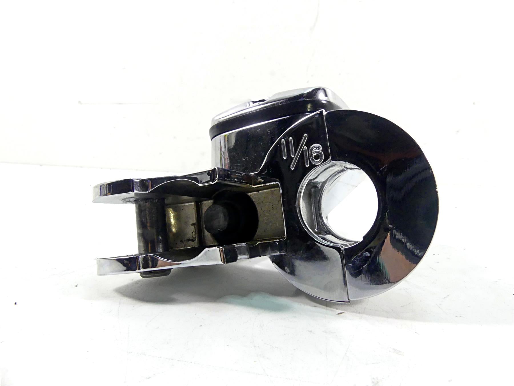 2005 Harley VRSCSE CVO V-Rod Clutch Chrome 11/16 Master Cylinder 45282-99A {{ shop.shopifyCountryName }} - Mototech271