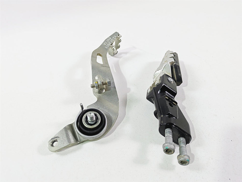 2018 Ducati Scrambler Desert Sled 800 Right Footpeg & Brake Pedal 82413311BA {{ shop.shopifyCountryName }} - Mototech271