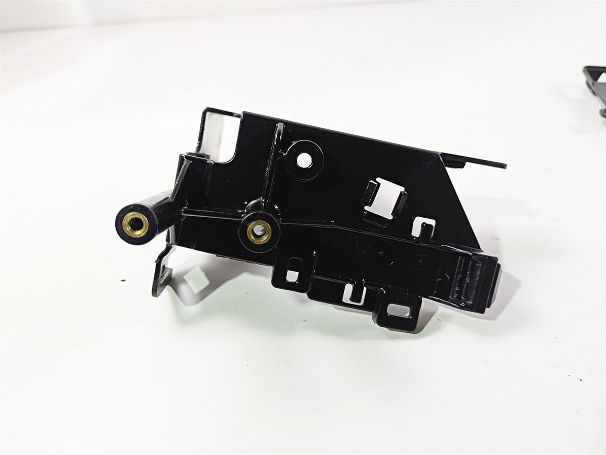 2020 Harley Softail FXST Standard Electrical Carrier Plastic Set 66000126 {{ shop.shopifyCountryName }} - Mototech271