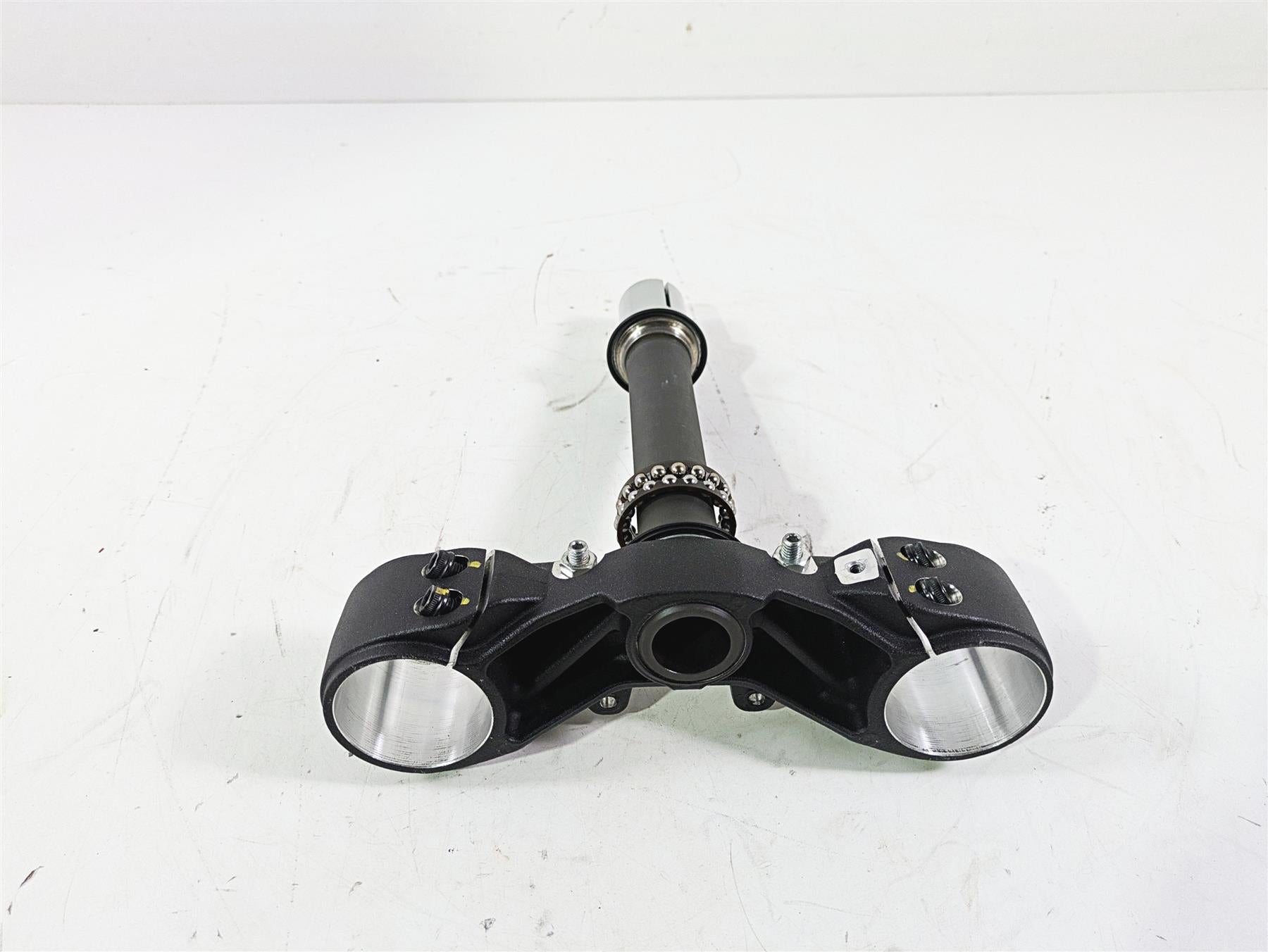2018 Ducati Hypermotard 939 SP Lower Triple Tree 58mm For Ohlins Fork 34220762AA {{ shop.shopifyCountryName }} - Mototech271