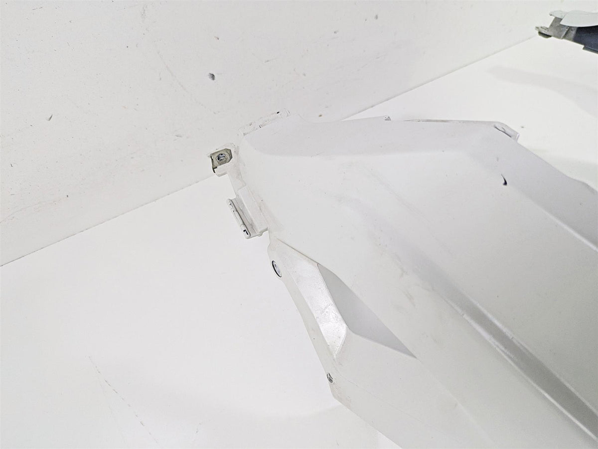 2010 BMW R1200GS K25 Front Upper Fender Alpin White 46617705227 46617705228 {{ shop.shopifyCountryName }} - Mototech271