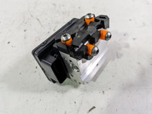 Load image into Gallery viewer, 2022 BMW R1250 RT K052 Abs Brake Pump Module Pressure Unit 34511625643

