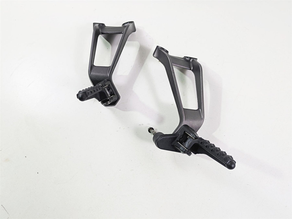 2018 KTM 1290 Super Duke R Rear Passenger Footpeg Set 6130304800033S {{ shop.shopifyCountryName }} - Mototech271