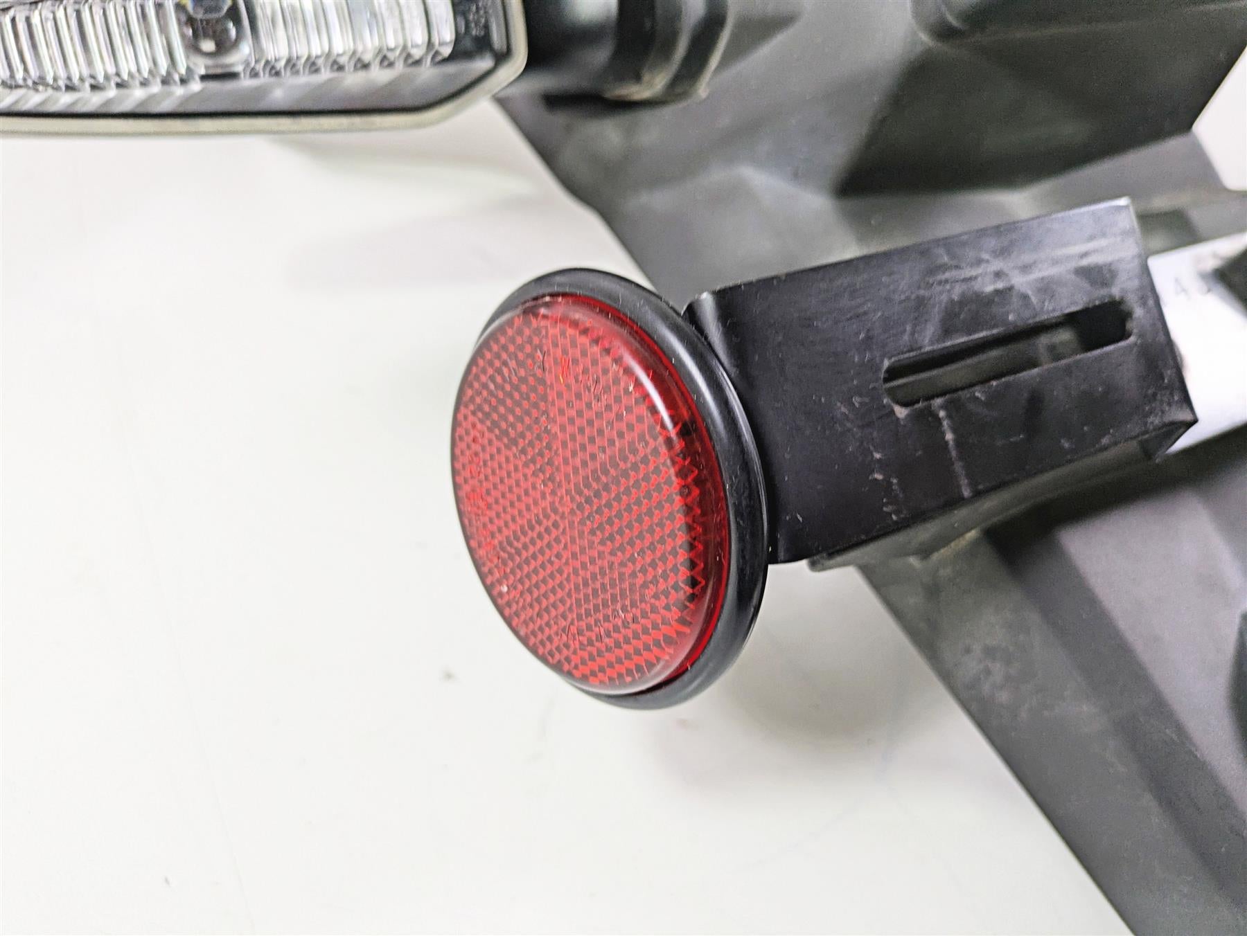 2020 Suzuki V-Strom 1050 XT Plate Holder Blinker Taillight Set -Read 35710-31JA0 {{ shop.shopifyCountryName }} - Mototech271