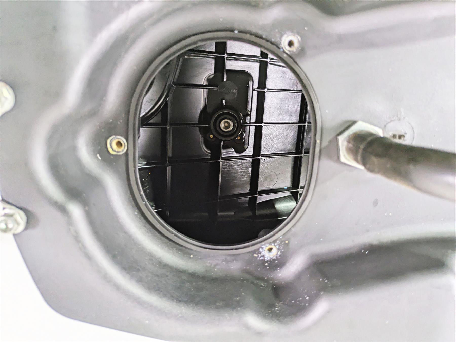 2010 Ducati Streetfighter 1098 S Air Filter Box Breather & Injectors 44211393B {{ shop.shopifyCountryName }} - Mototech271