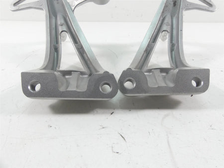 2008 Yamaha FZ1 Fazer Rear Passenger Footpeg Set 2D1-2741L-00-00 2D1-2742L-00-00 {{ shop.shopifyCountryName }} - Mototech271