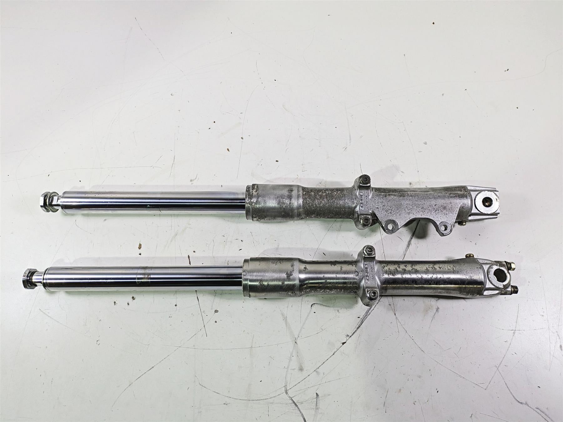 1992 Harley FLSTC Softail Heritage Straight Front Fork Legs 45915-86 45916-86 {{ shop.shopifyCountryName }} - Mototech271