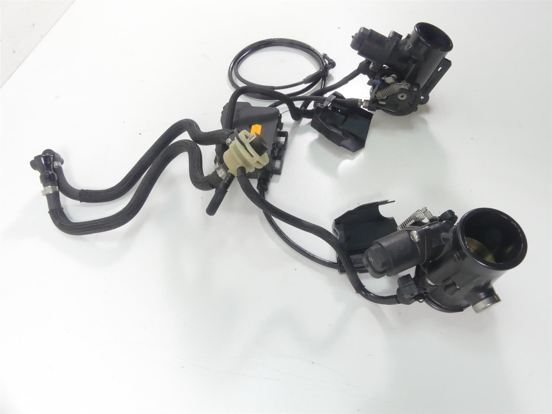 2016 BMW R nineT R9T K21 Bing Throttle Body Bodies & Junction Set 13547705239 {{ shop.shopifyCountryName }} - Mototech271