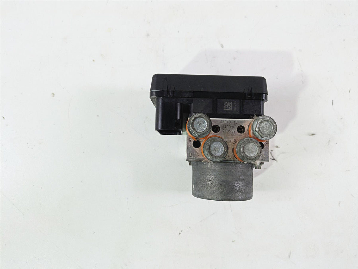 2015 Harley FXDF Dyna Fat Bob Abs Brake Pump Pressure Module 48340-12 {{ shop.shopifyCountryName }} - Mototech271