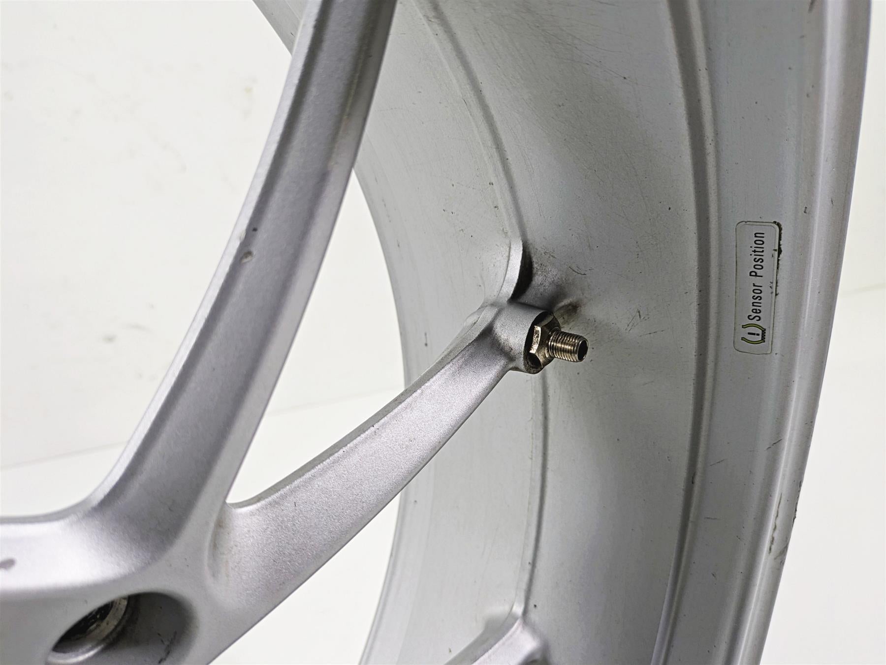 2019 BMW R1250RT K52 Straight Rear Wheel Rim Silver 17x5.5 36317727235 {{ shop.shopifyCountryName }} - Mototech271