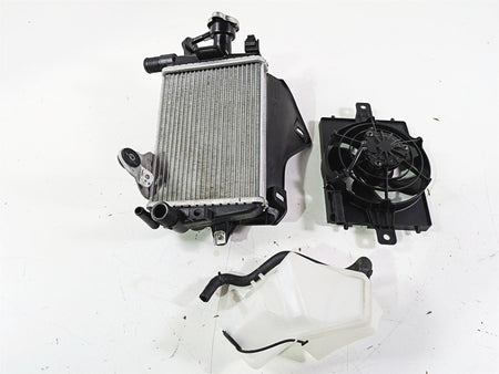 2018 BMW R1200GS GSW K50 Right Radiator + Reservoir Fan & Cover Set 17118546416 {{ shop.shopifyCountryName }} - Mototech271