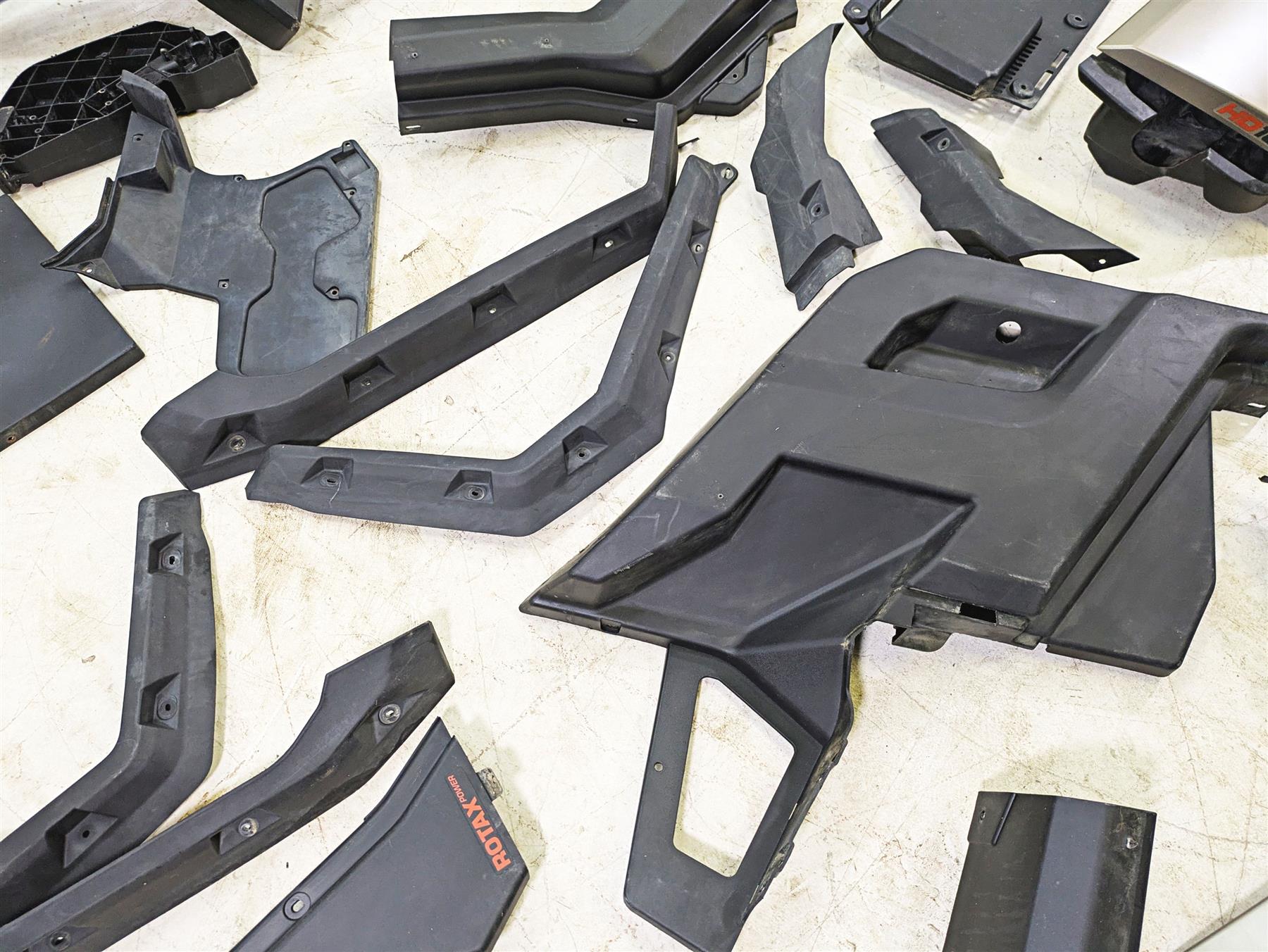 2022 Can-Am Defender XMR HD10 Body Plastic Covers Interior Tank