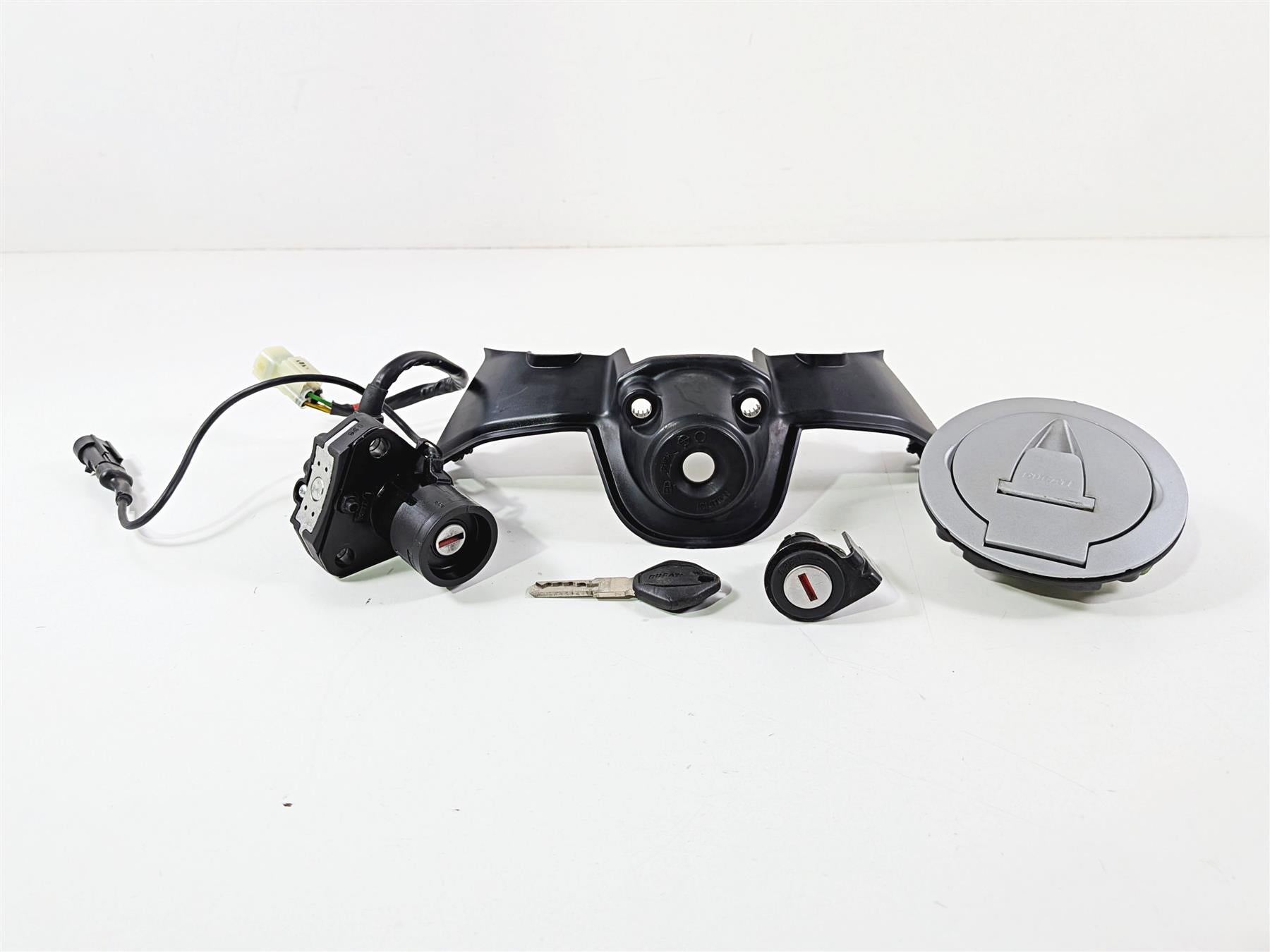 2022 Ducati Panigale V4 S V4S Ignition Switch Key Seat Fuel Lid Lock 59822511A-Mototech271