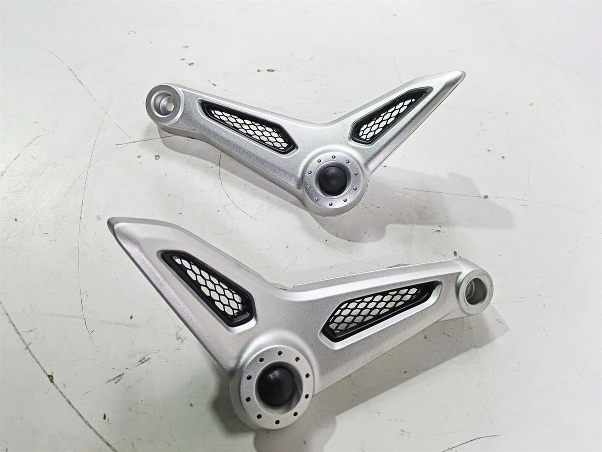 2015 BMW R nineT K21 Left Right Rider Seat Support Set 46638531189 46638531190 {{ shop.shopifyCountryName }} - Mototech271