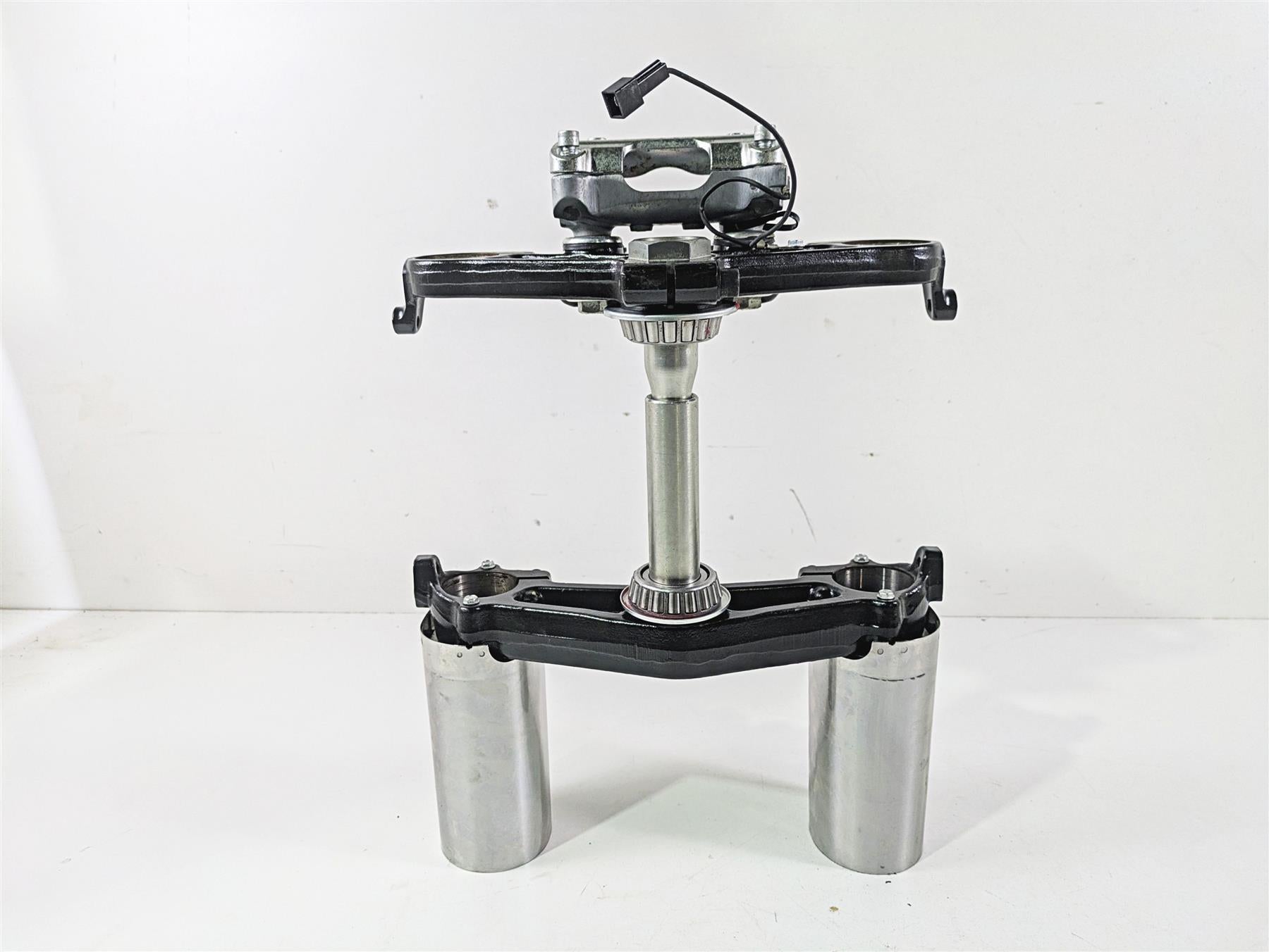 2021 Harley Touring FLTRX Road Glide Upper Lower Triple Tree Set 49mm 45900024 {{ shop.shopifyCountryName }} - Mototech271