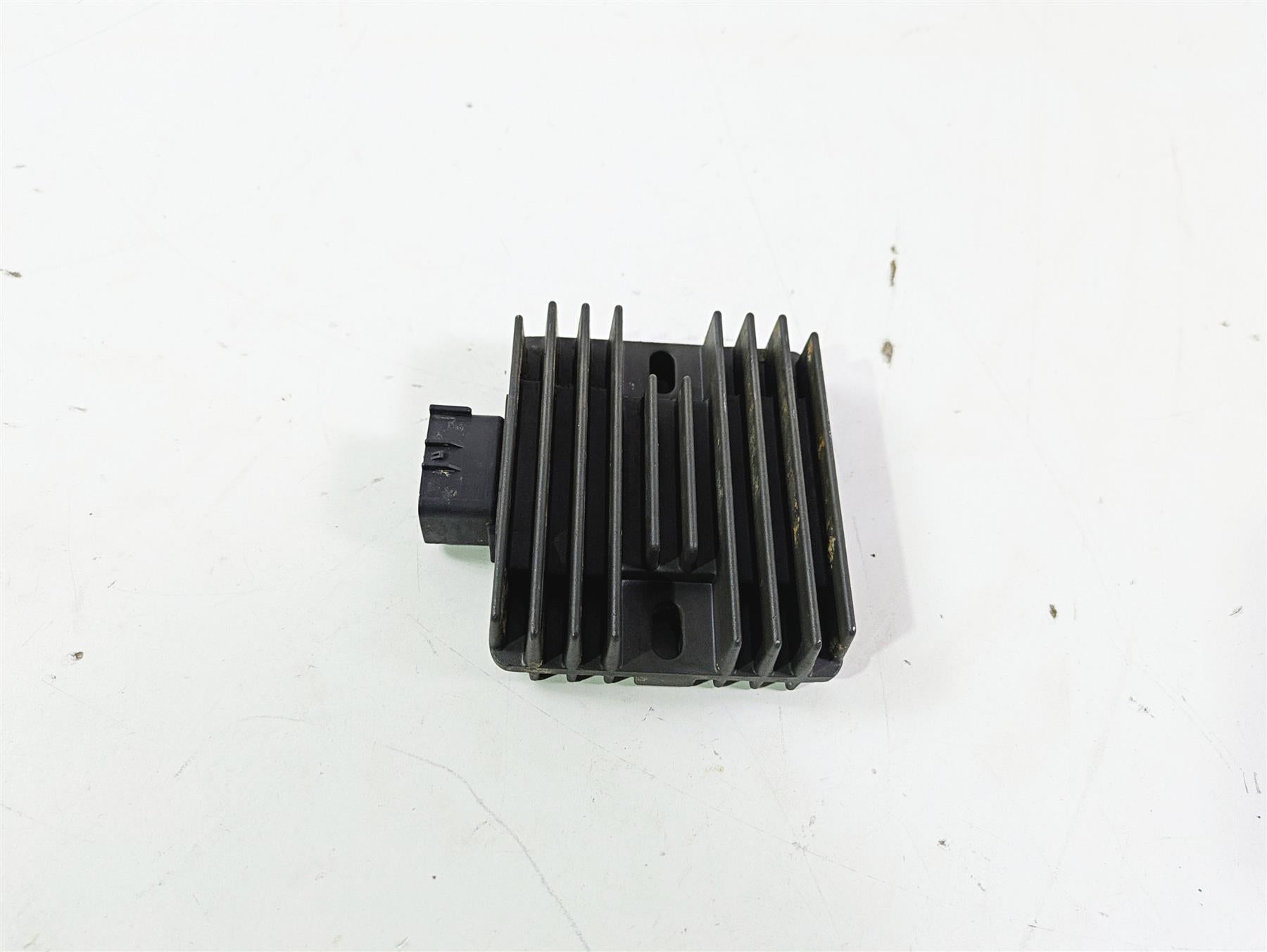 2006 Yamaha GP1300R Waverunner Rectifier Voltage Regulator 68V-81960-00-00 {{ shop.shopifyCountryName }} - Mototech271