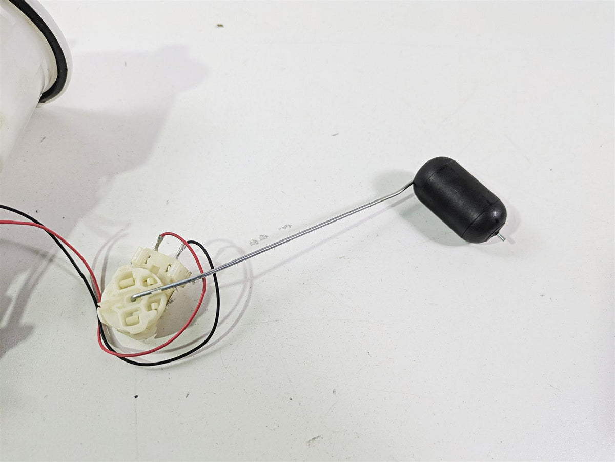 2024 Triumph Street Triple 765 R Fuel Gas Petrol Pump & Sending Unit T2400735 {{ shop.shopifyCountryName }} - Mototech271