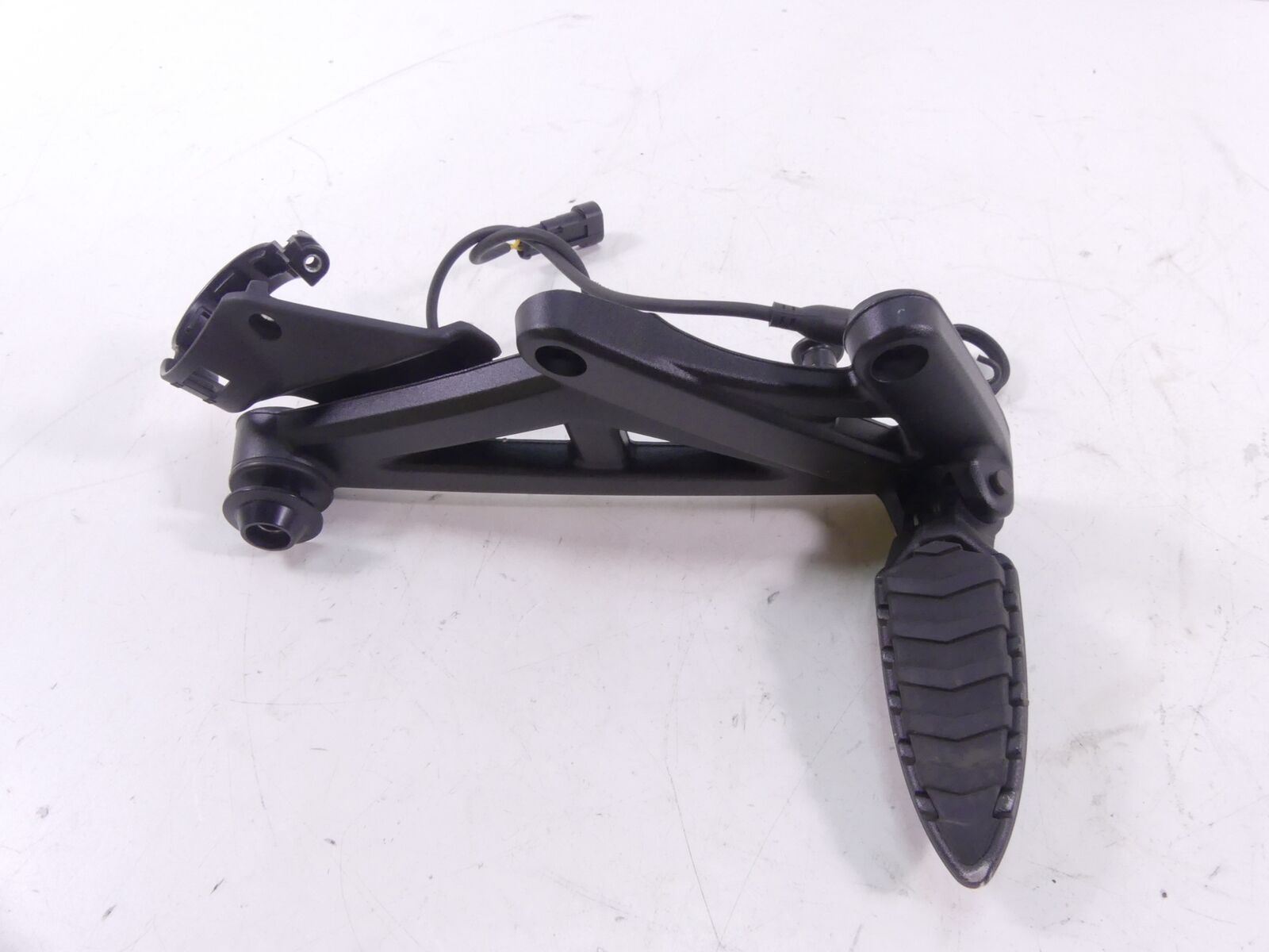 2015 Ducati Diavel Dark Right Rider Driver Footpeg Foot Peg + Mount 82431762A {{ shop.shopifyCountryName }} - Mototech271