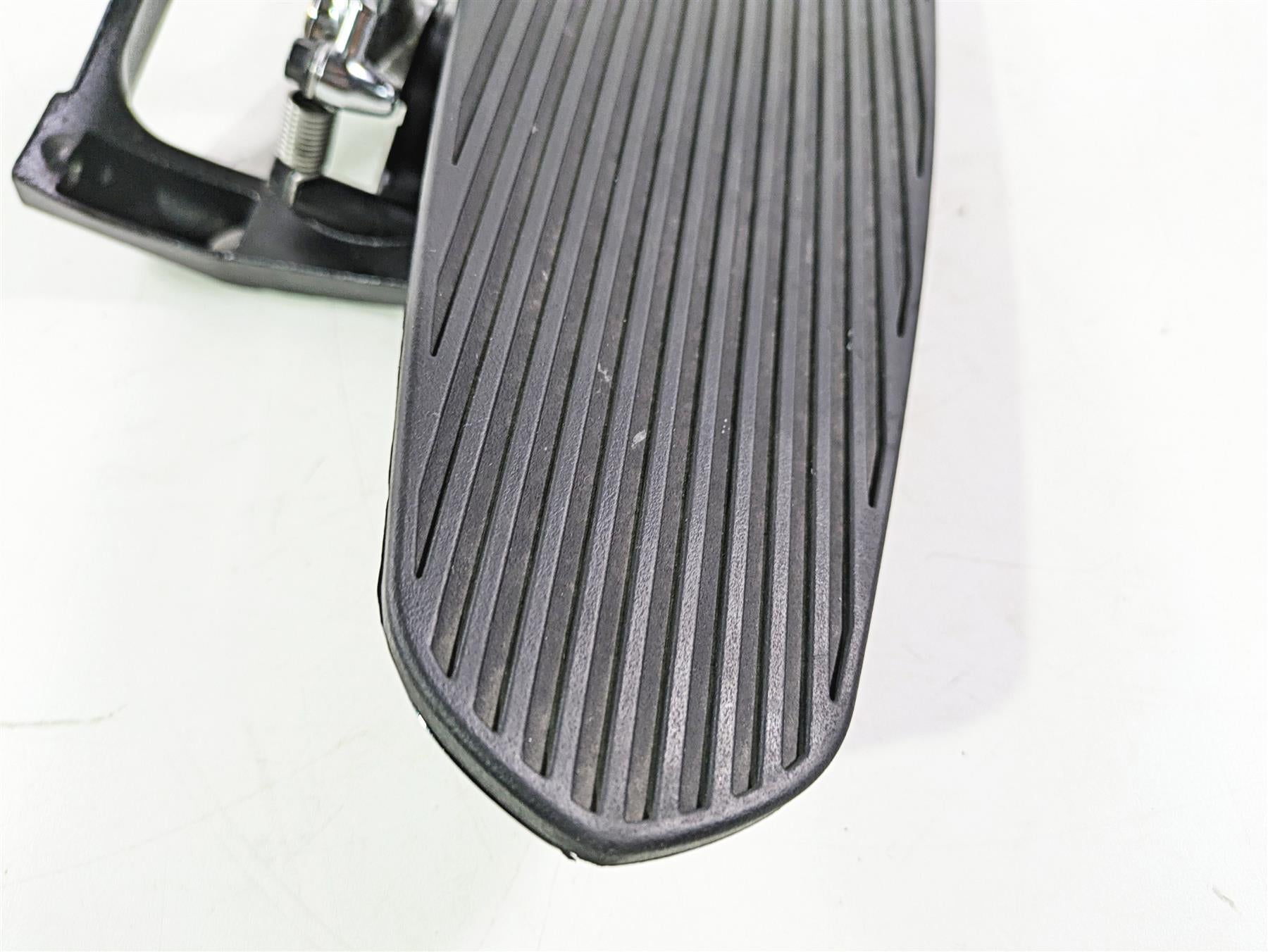 2018 Indian Chieftain Limited Chrome Right Floor Board & Brake Pedal 5141001 {{ shop.shopifyCountryName }} - Mototech271