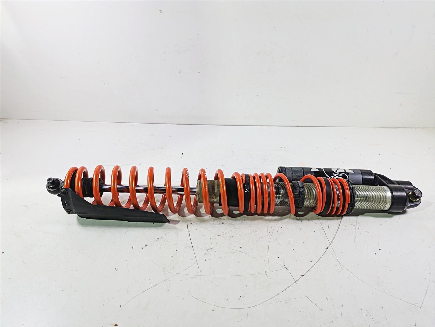 2023 Can Am Maverick X3 XMR Turbo RR Fox Right Rear Shock 64" Red 706004809 {{ shop.shopifyCountryName }} - Mototech271