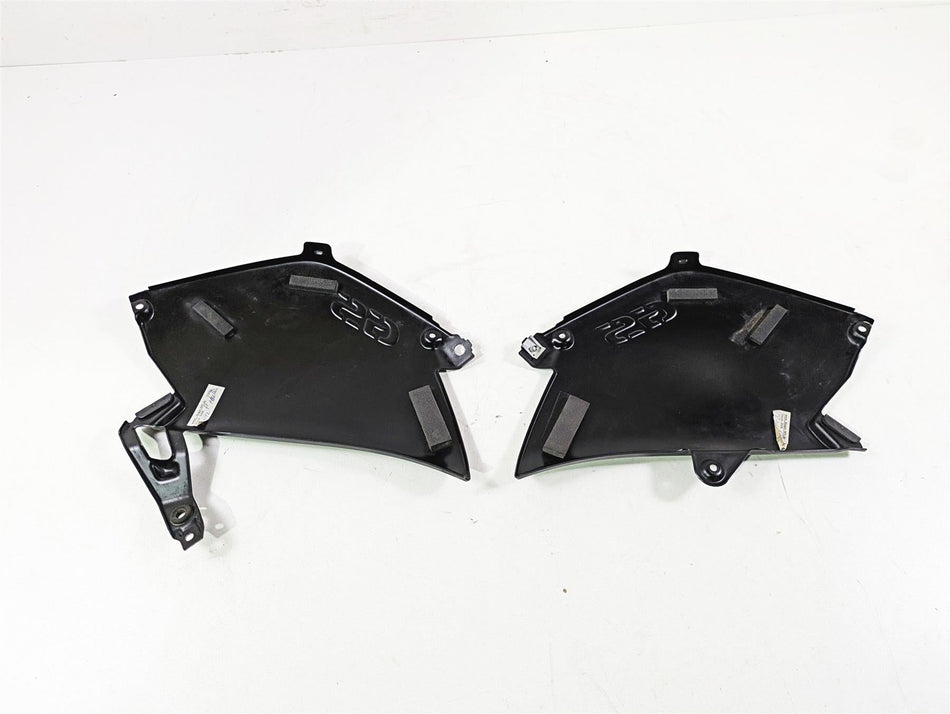2009 BMW R1200GS K255 Adv Tank Trim Between Leg Side Cover Set -Read 46637698234 {{ shop.shopifyCountryName }} - Mototech271