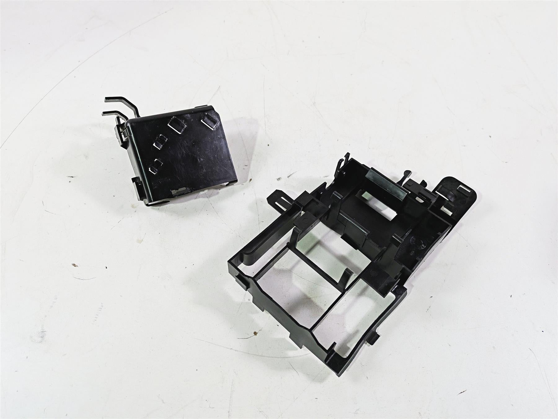 2010 Harley VRSCF Muscle Rod All Electric Plastic Holder In Set 70393-07 {{ shop.shopifyCountryName }} - Mototech271