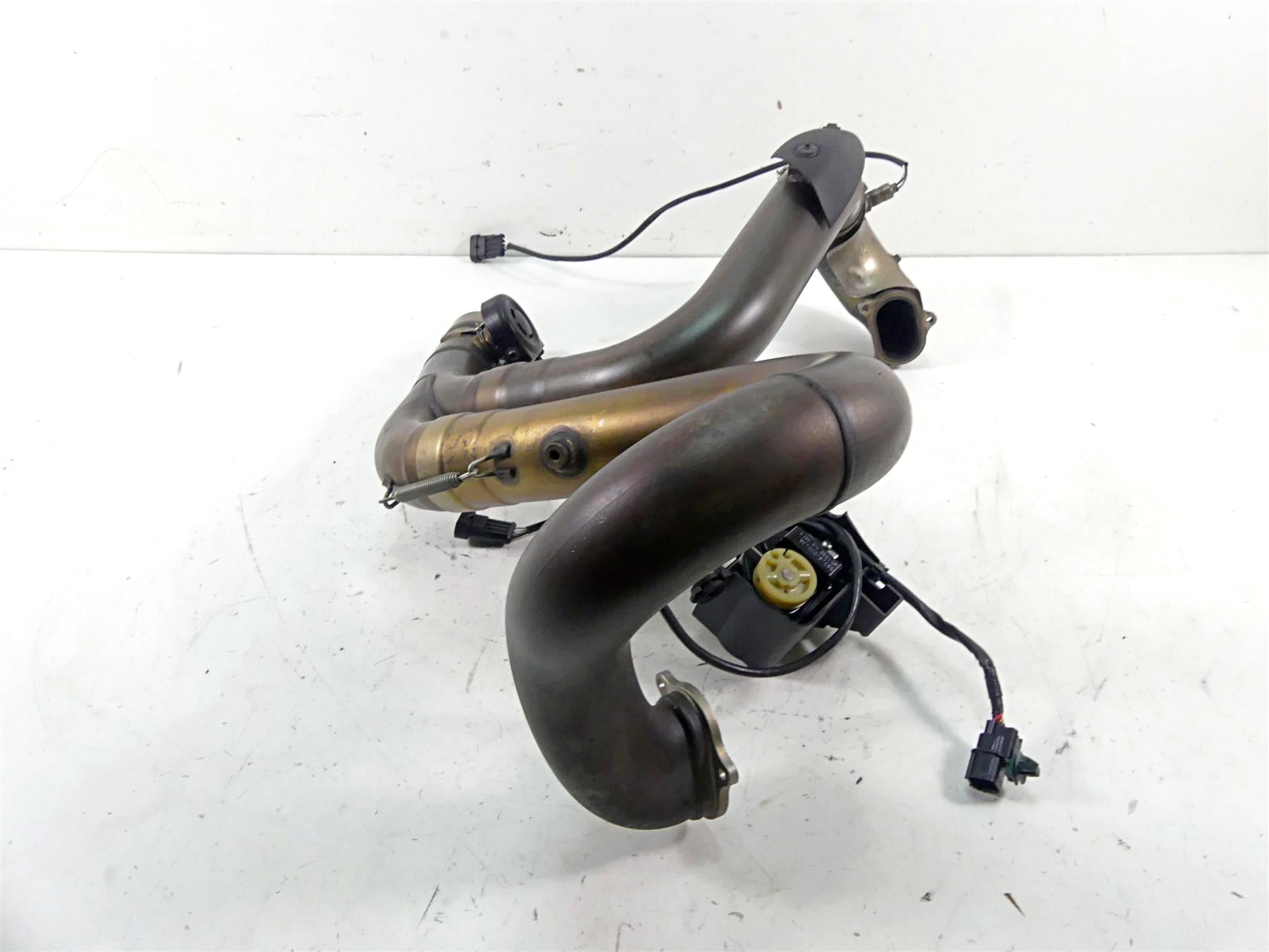 2013 Ducati Diavel Red Exhaust Header & Servo Set 57012881A 57211562B 59340392A {{ shop.shopifyCountryName }} - Mototech271