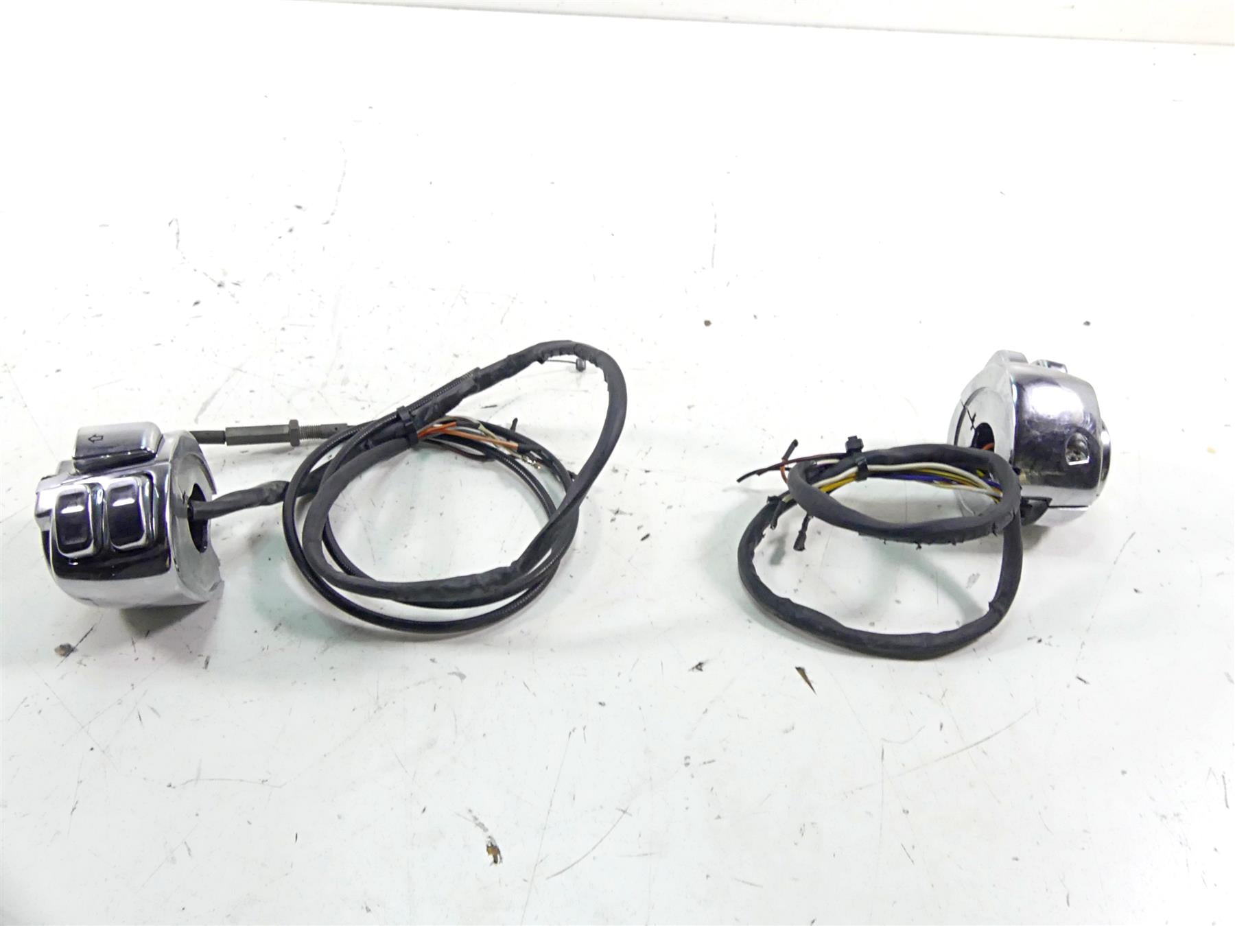 Harley Davidson Sportster Dyna Softail V Rod Chrome Left Right Control Switch Set {{ shop.shopifyCountryName }} - Mototech271