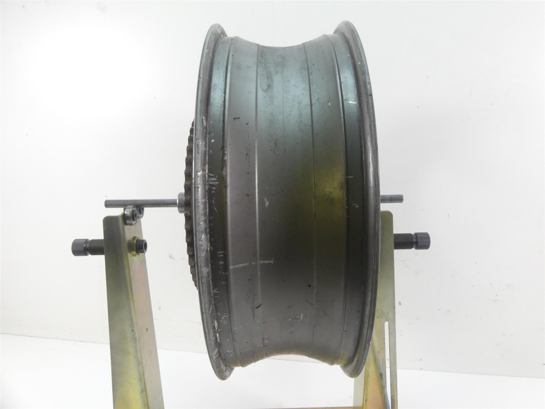 2006 Triumph Daytona 675 Straight Rear 17x5.5 Wheel Rim T2010842 {{ shop.shopifyCountryName }} - Mototech271