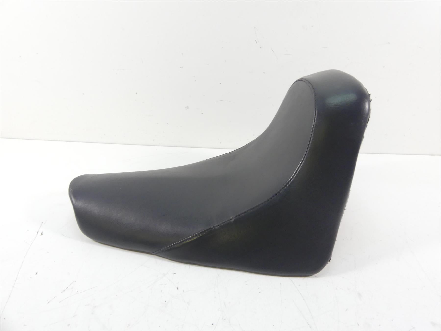 Harley Davidson Softail Custom Front Rider Low Solo Saddle Seat {{ shop.shopifyCountryName }} - Mototech271