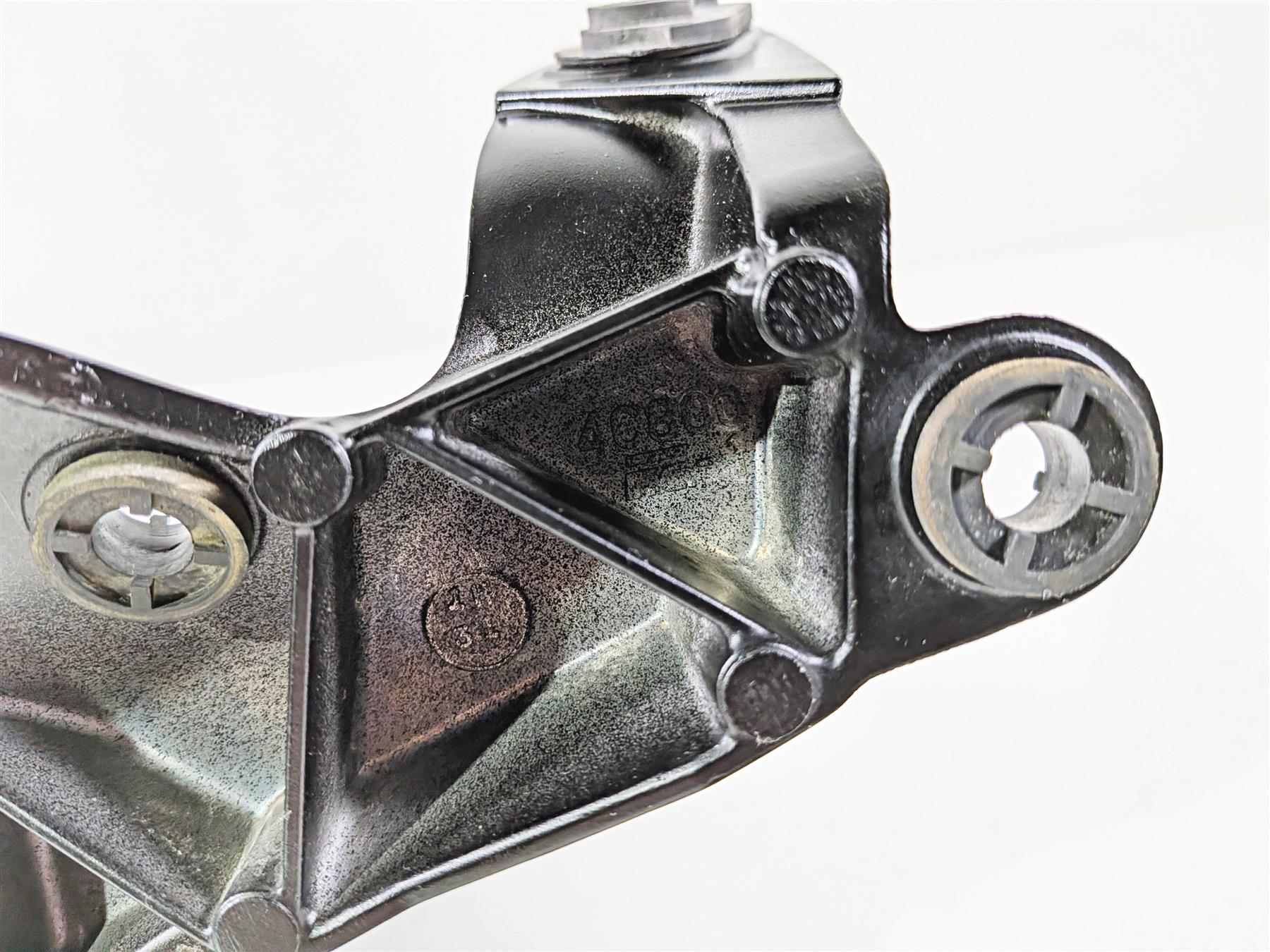 2008 Yamaha YZF R1 RN19 Front Stay Holder Carrier 4C8-28356-00-00 {{ shop.shopifyCountryName }} - Mototech271