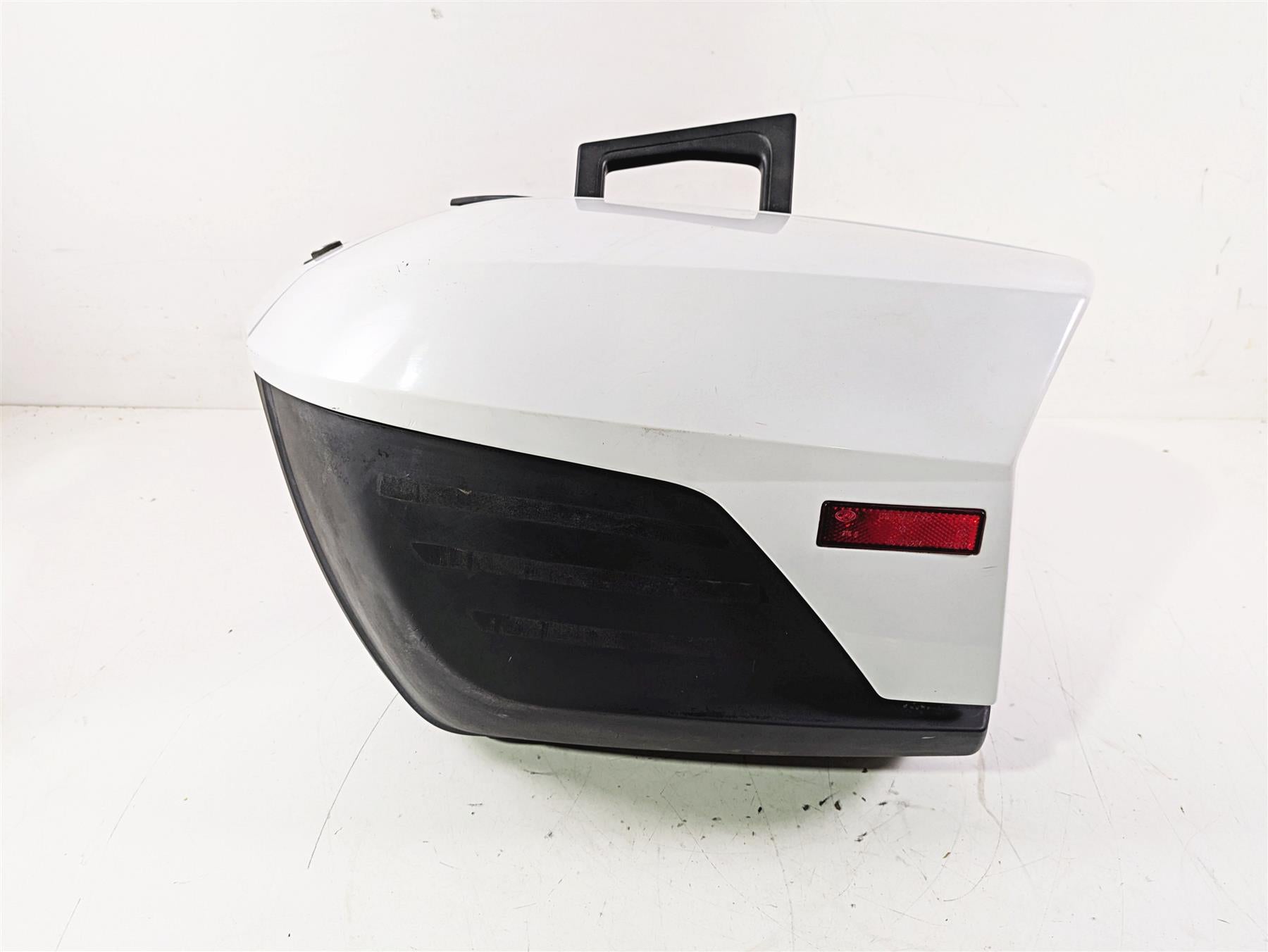 2015 BMW K1600 GT K48 Right Saddlebag Saddle Bag 46548532046 {{ shop.shopifyCountryName }} - Mototech271