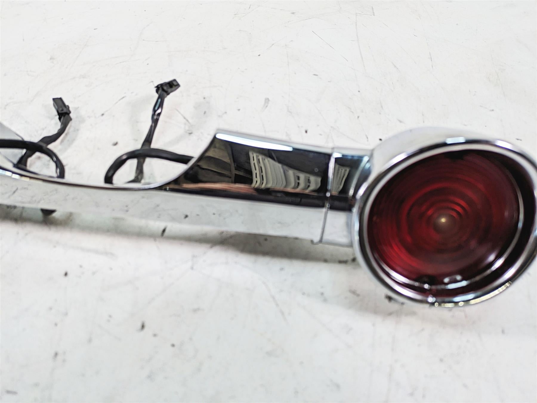 2010 Harley Touring FLHTCU Electra Glide Rear Blinker Turn Signal Bar 68510-74C {{ shop.shopifyCountryName }} - Mototech271