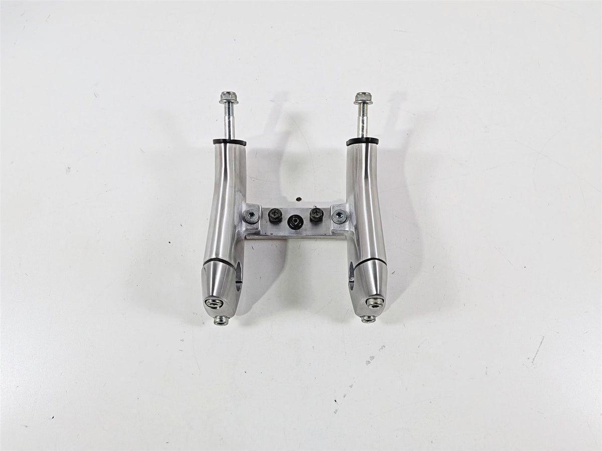 2005 Suzuki VZ800 M50 Boulevard Handlebar Holder Risers 56224-39G00 56225-39G00 {{ shop.shopifyCountryName }} - Mototech271