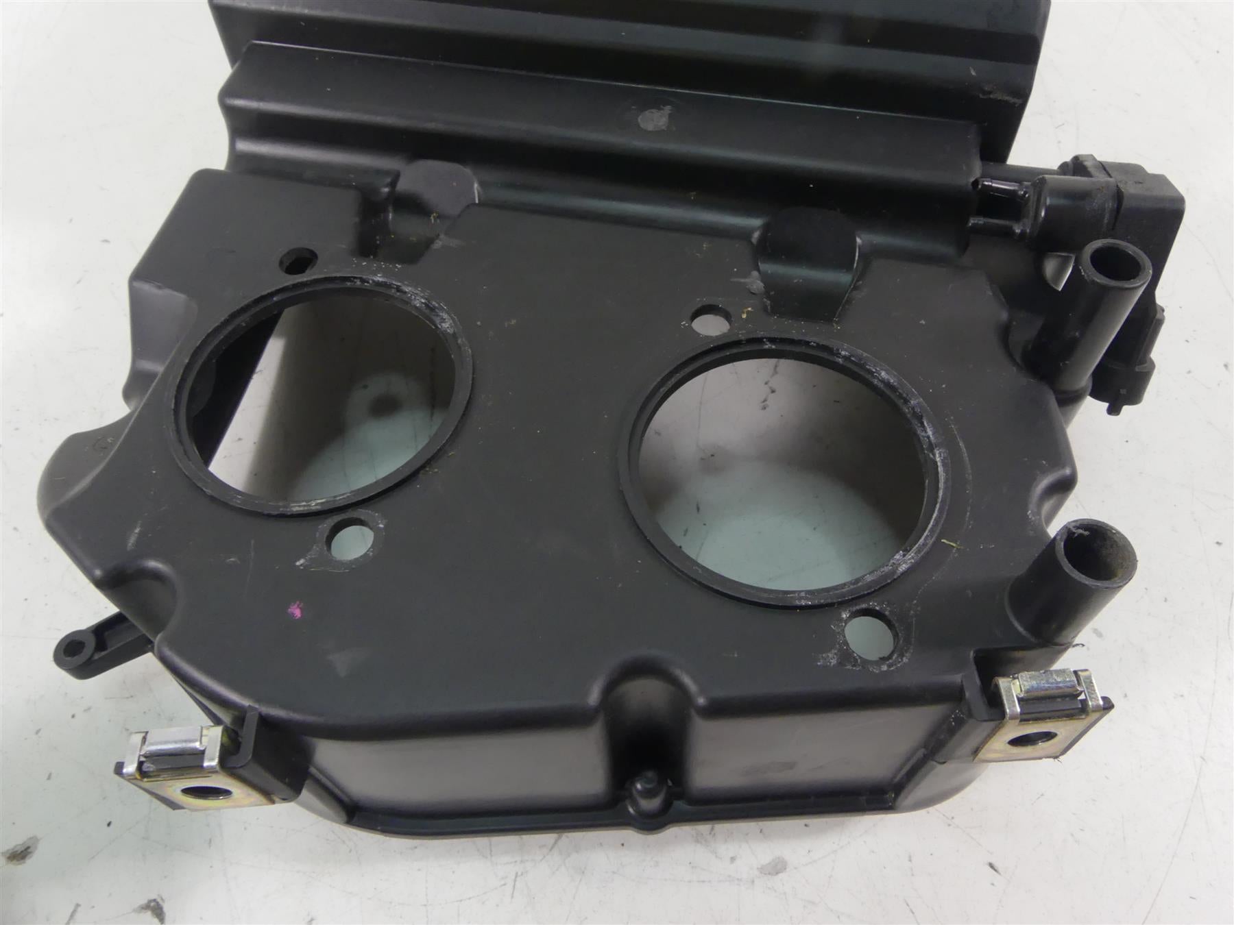 2021 Aprilia RS 660 Air Filter Cleaner Breather Box Airbox 2B006527 2B006529 {{ shop.shopifyCountryName }} - Mototech271
