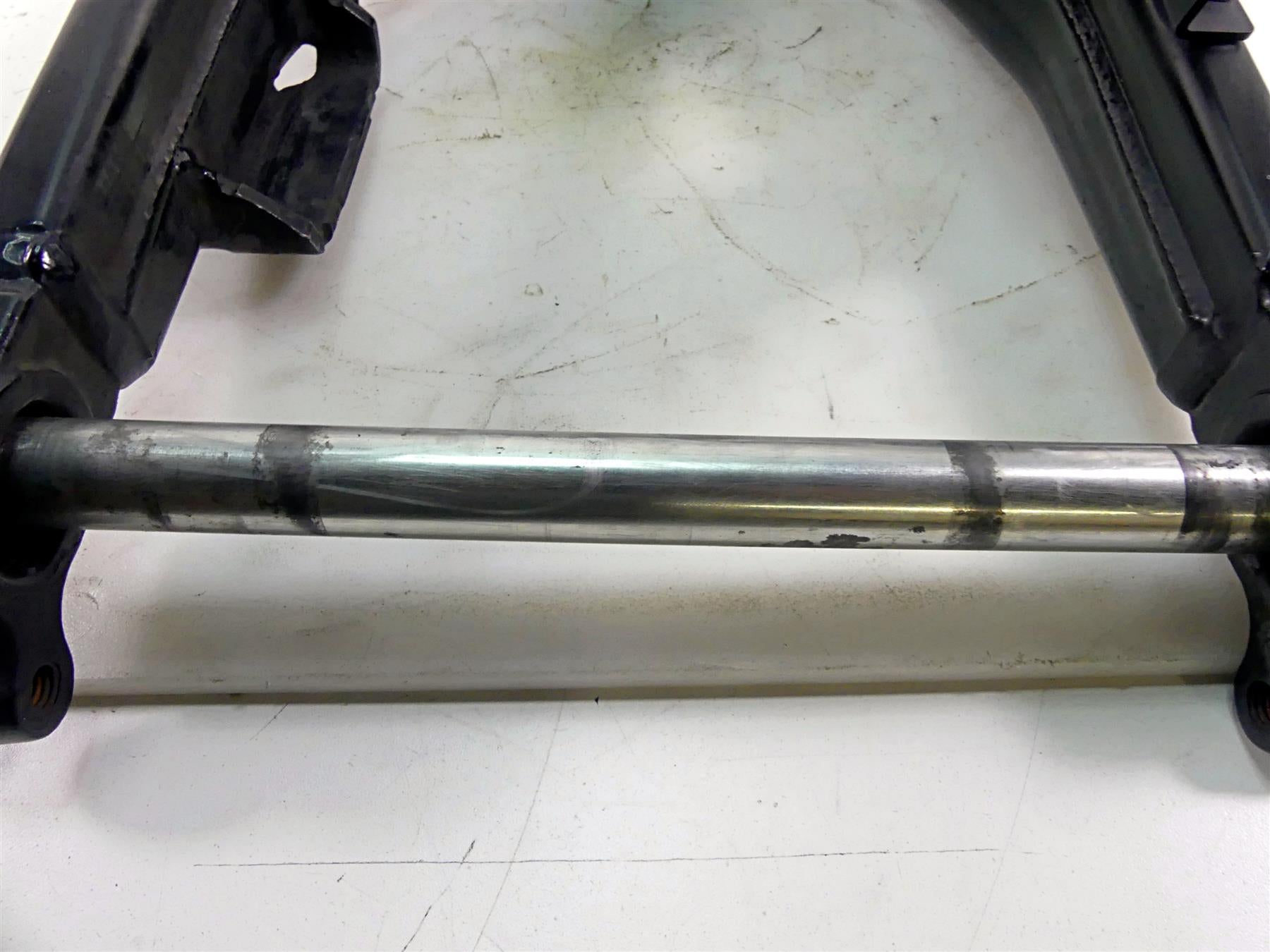 2010 Harley Touring FLHRC Road King Rear Swingarm Swing Arm 25mm Axle 47549-09A {{ shop.shopifyCountryName }} - Mototech271
