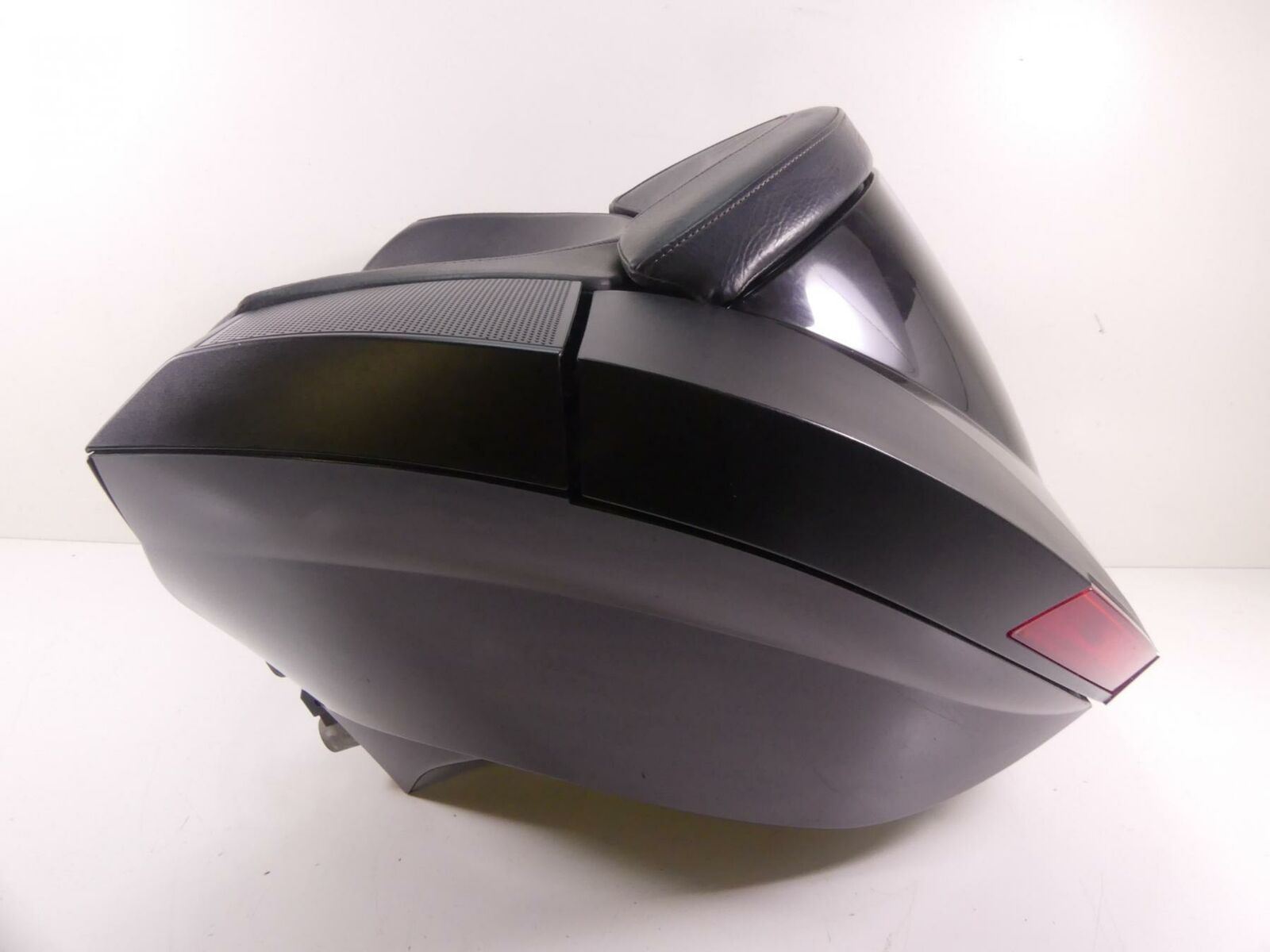 2010 Victory Vision Tour Rear Trunk Top Case Tour Pack Backrest + Mount 1016281 {{ shop.shopifyCountryName }} - Mototech271