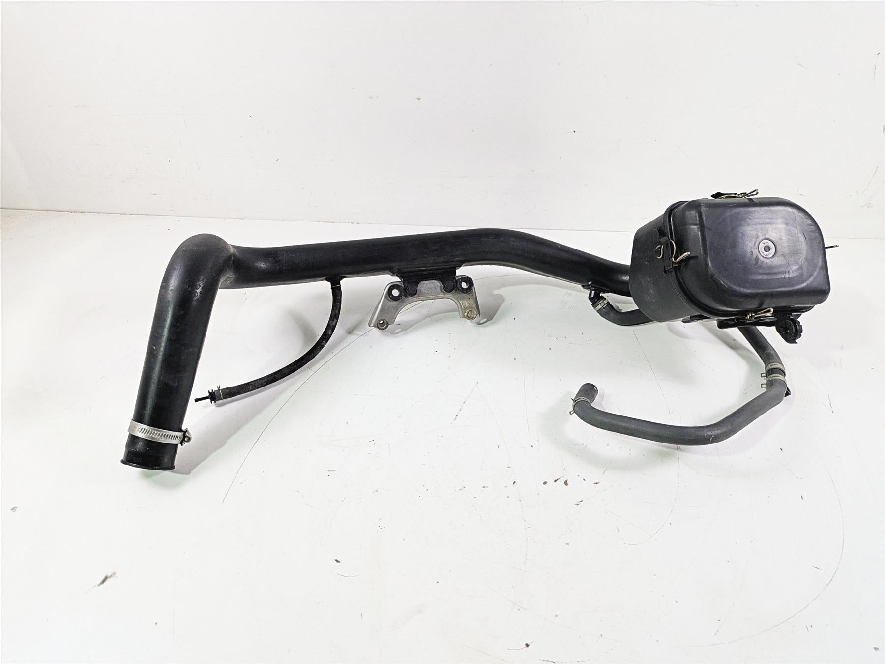 2004 Honda Aquatrax R-12X Air Cleaner Breather Filter 17215-HW3-670 17220-HW3-67 {{ shop.shopifyCountryName }} - Mototech271