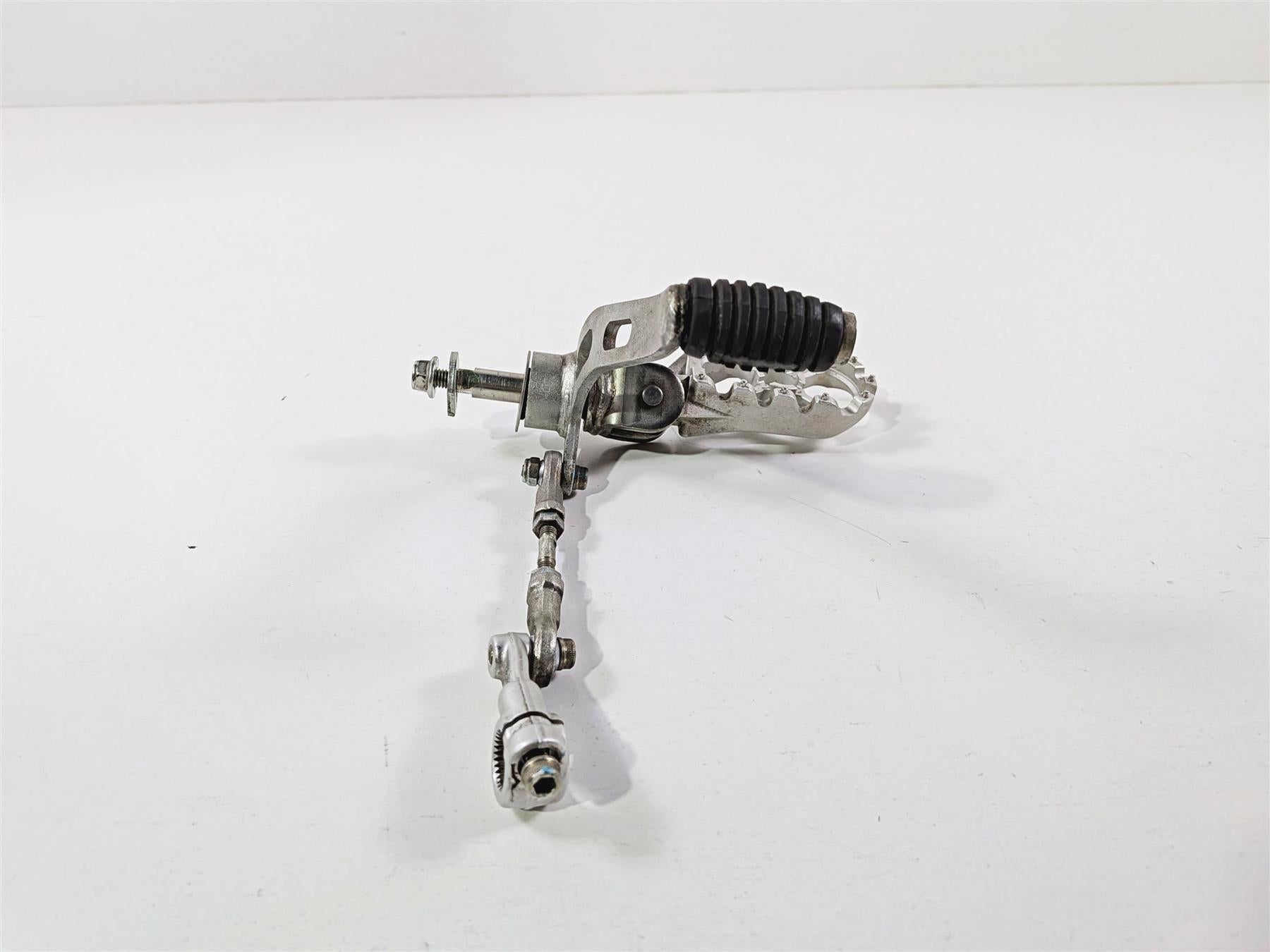 2015 Ducati Scrambler Urban Enduro Left Foot Peg + Mount & Shifter 45620781AA-Mototech271