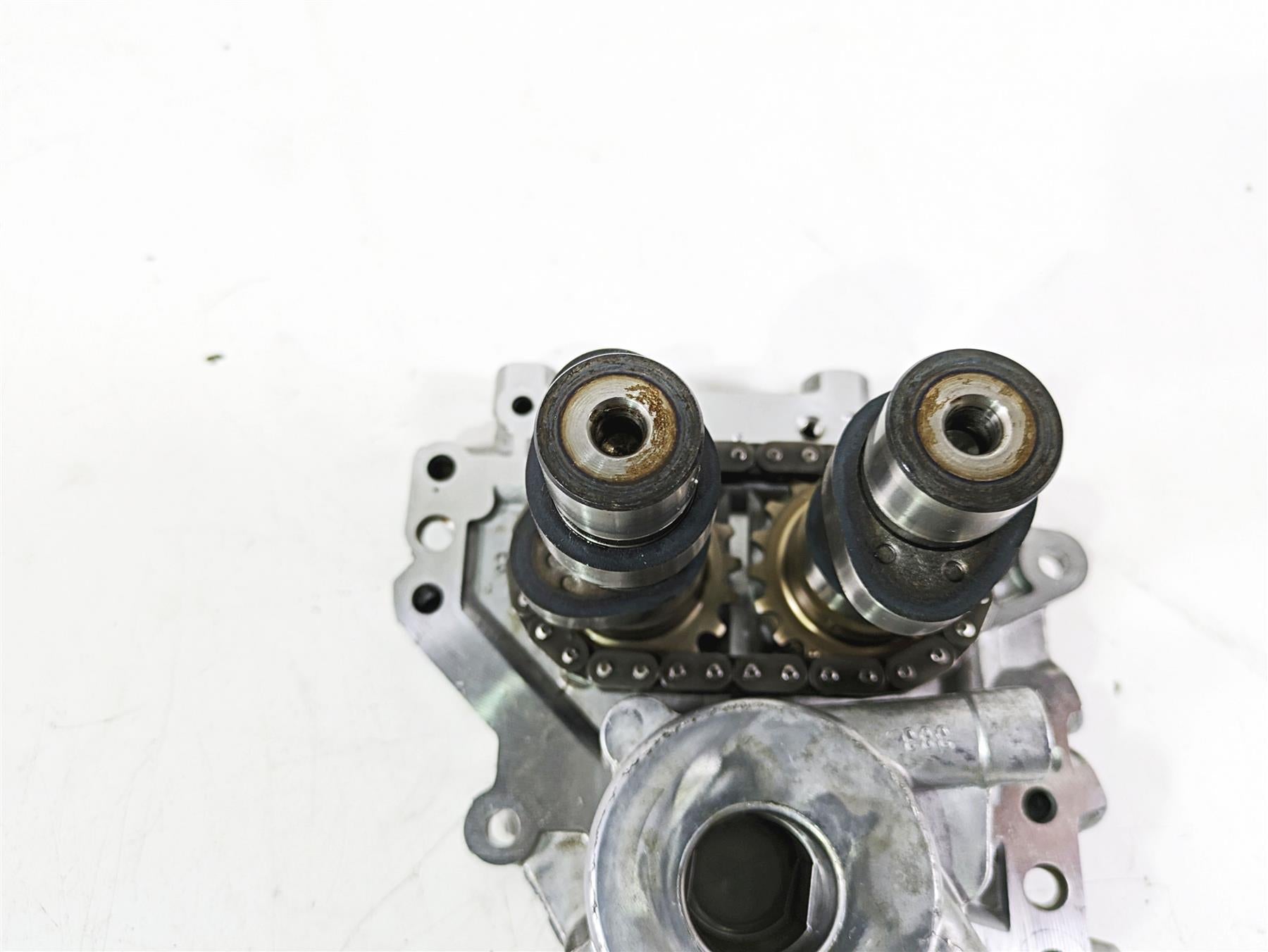 2015 Harley Touring FLHXS Street Glide Cam Shaft Chest + Oil Pump 25358-06A {{ shop.shopifyCountryName }} - Mototech271