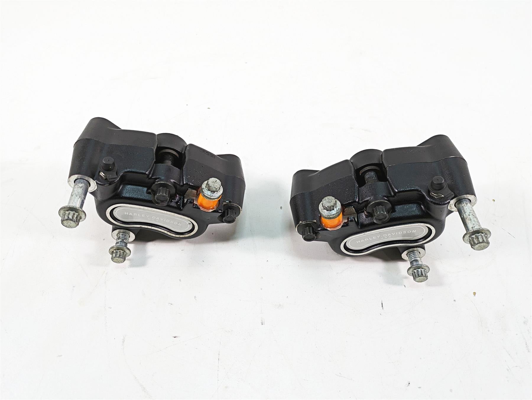 2009 Harley FXDF Dyna Fat Bob Front Brake Caliper Set 44046-08 44487-08 | Mototech271