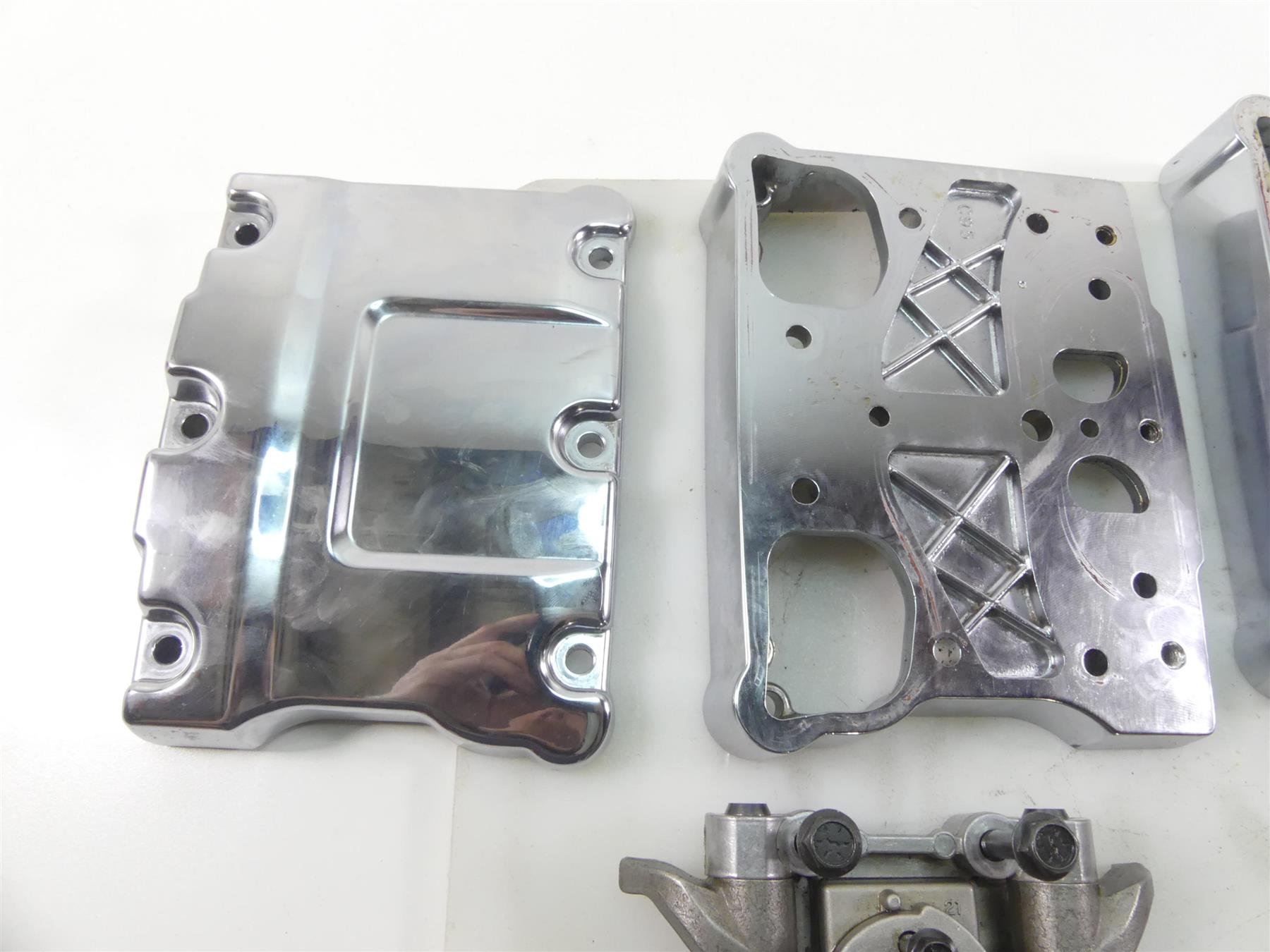 2009 Harley Dyna FXDF SE CVO Fat Bob Chrome Valve Cover Rocker Box Set 17571-99 {{ shop.shopifyCountryName }} - Mototech271