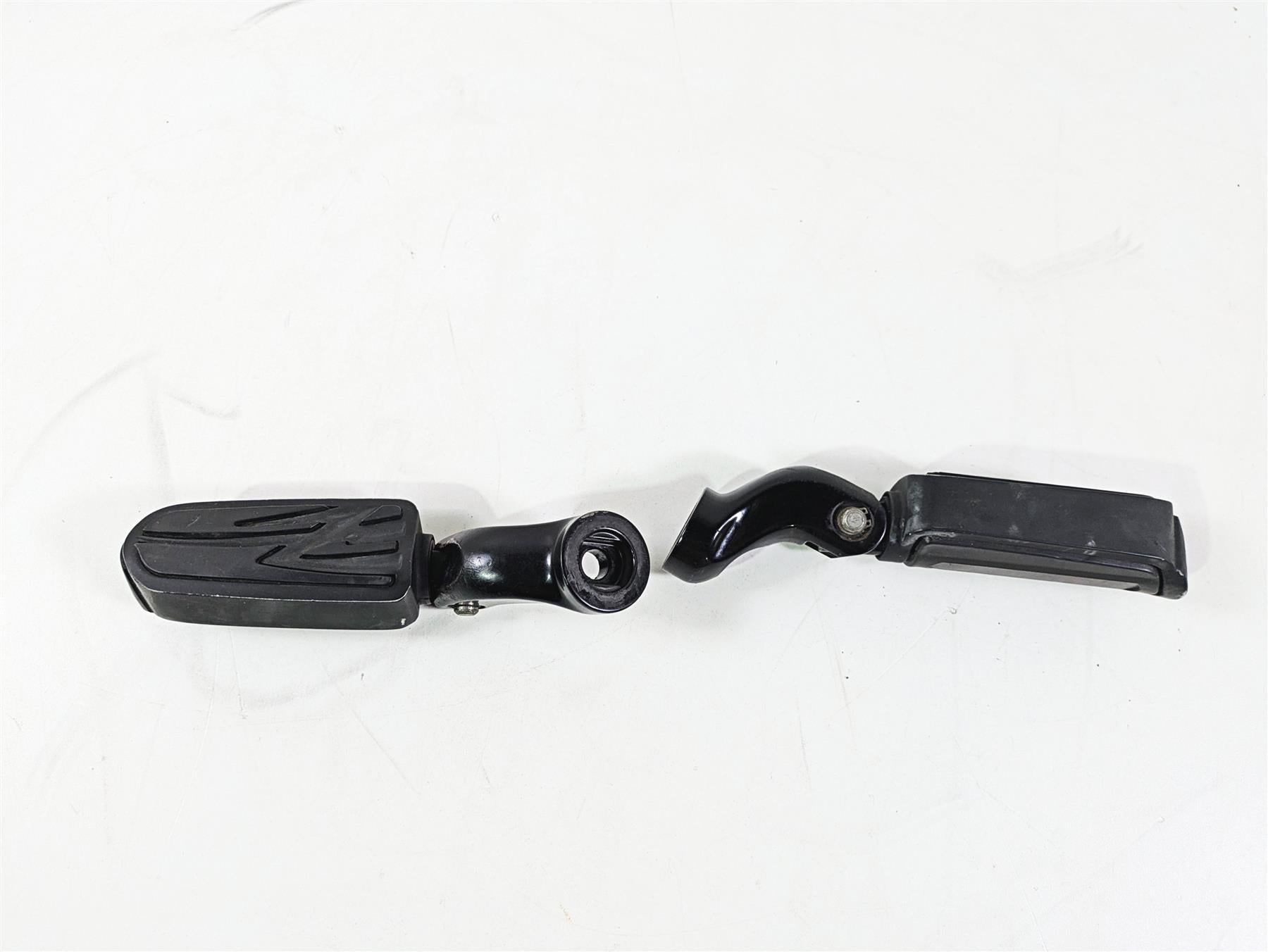 2016 Harley VRSCDX Night Rod Front Rider Footpeg Mount Set 54046-12 {{ shop.shopifyCountryName }} - Mototech271