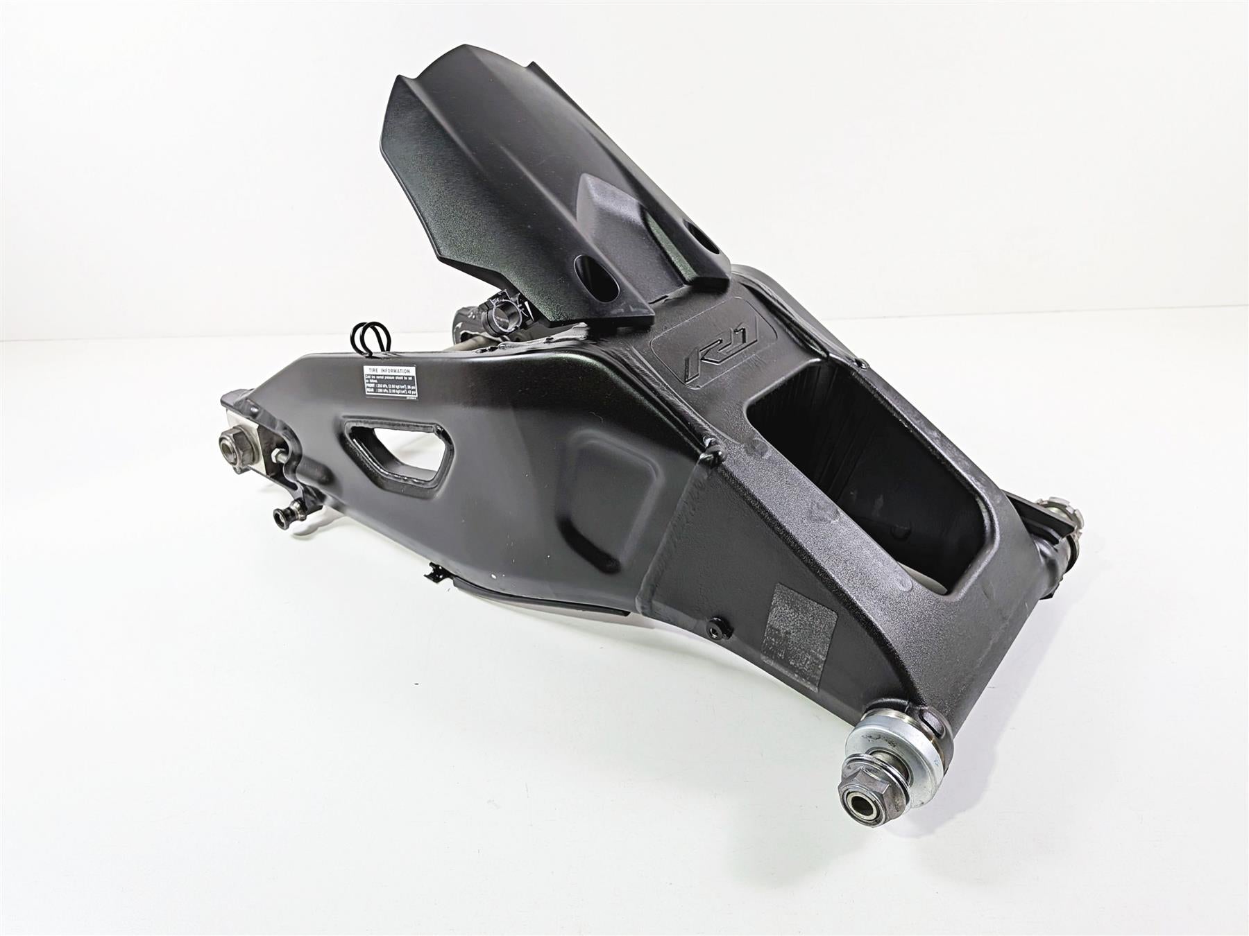 2024 Yamaha YZF R1 RN65 Rear Swing Arm Swingarm Suspension B3L-22110-00-00 {{ shop.shopifyCountryName }} - Mototech271