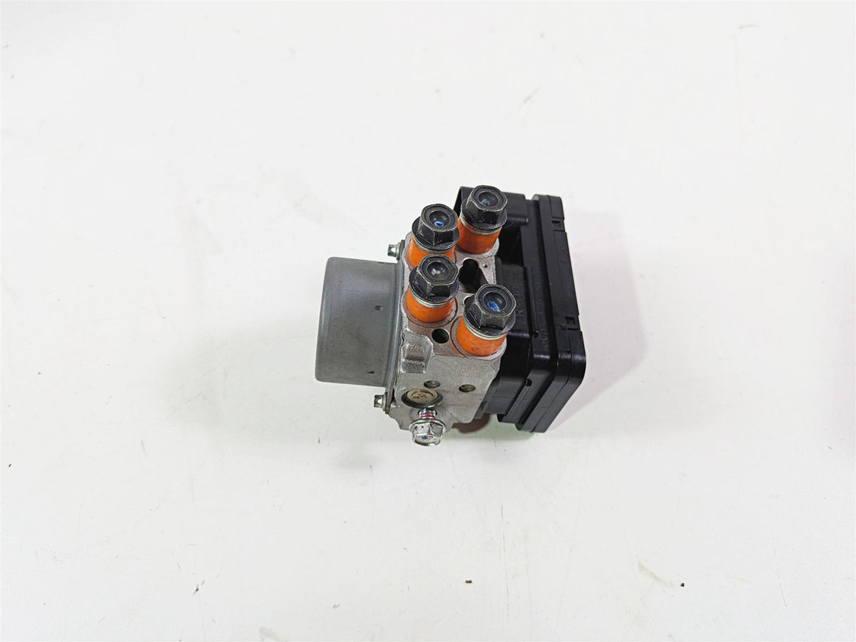 2020 Kawasaki Z900 ZR900 Abs Brake Pump Unit Module 16082-0810 {{ shop.shopifyCountryName }} - Mototech271