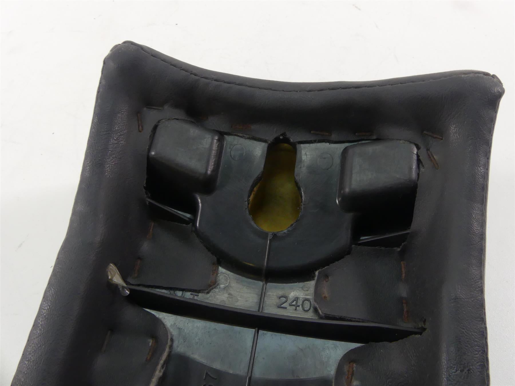 2013 Harley FXDWG Dyna Wide Glide Rear Passenger Pillion Seat -Read 51504-10 {{ shop.shopifyCountryName }} - Mototech271