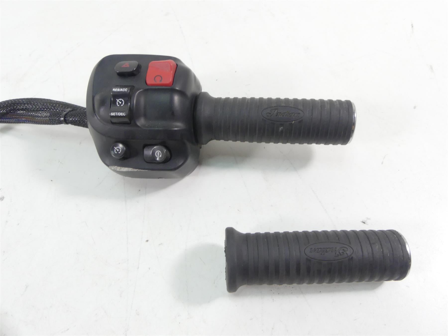 2016 Indian Chief Dark Horse Right Cruise Throttle Control Switch - Read 2413027 {{ shop.shopifyCountryName }} - Mototech271